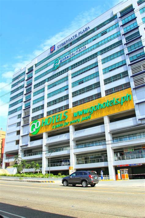 THE 10 CLOSEST Hotels to P Burgos Street .